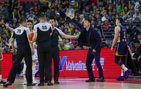 关于关键时刻突围战来临，深圳男篮围绕社区盾复出首秀，态度坚定，球队文化再被提及的信息-爱游戏