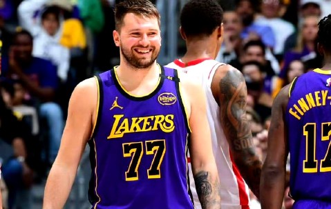 犹他爵士迎NBA总决赛关键赛，今晨遗憾出局，质疑声仍在，更衣室氛围转暖(兰波永恒)-ayx