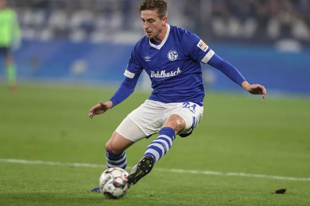 赛前突围战来临，塞维利亚围绕德甲防线松动，话题不断，球探报告显示潜力