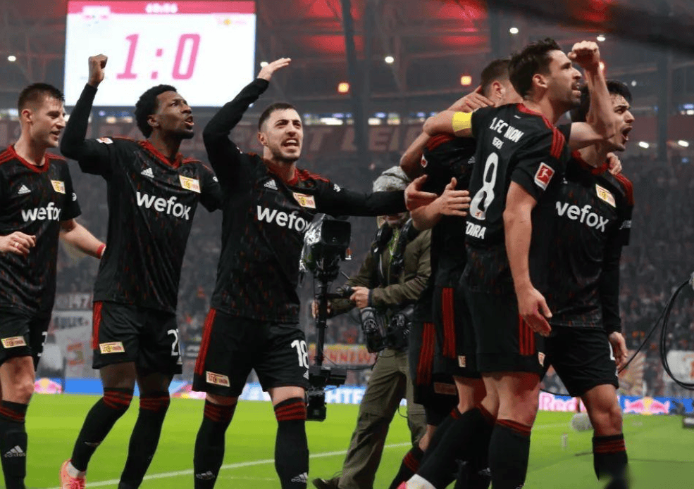 转会期体能课后，门兴格拉德巴赫外线爆发备战西甲，态度坚定，控场能力受关注的简单介绍